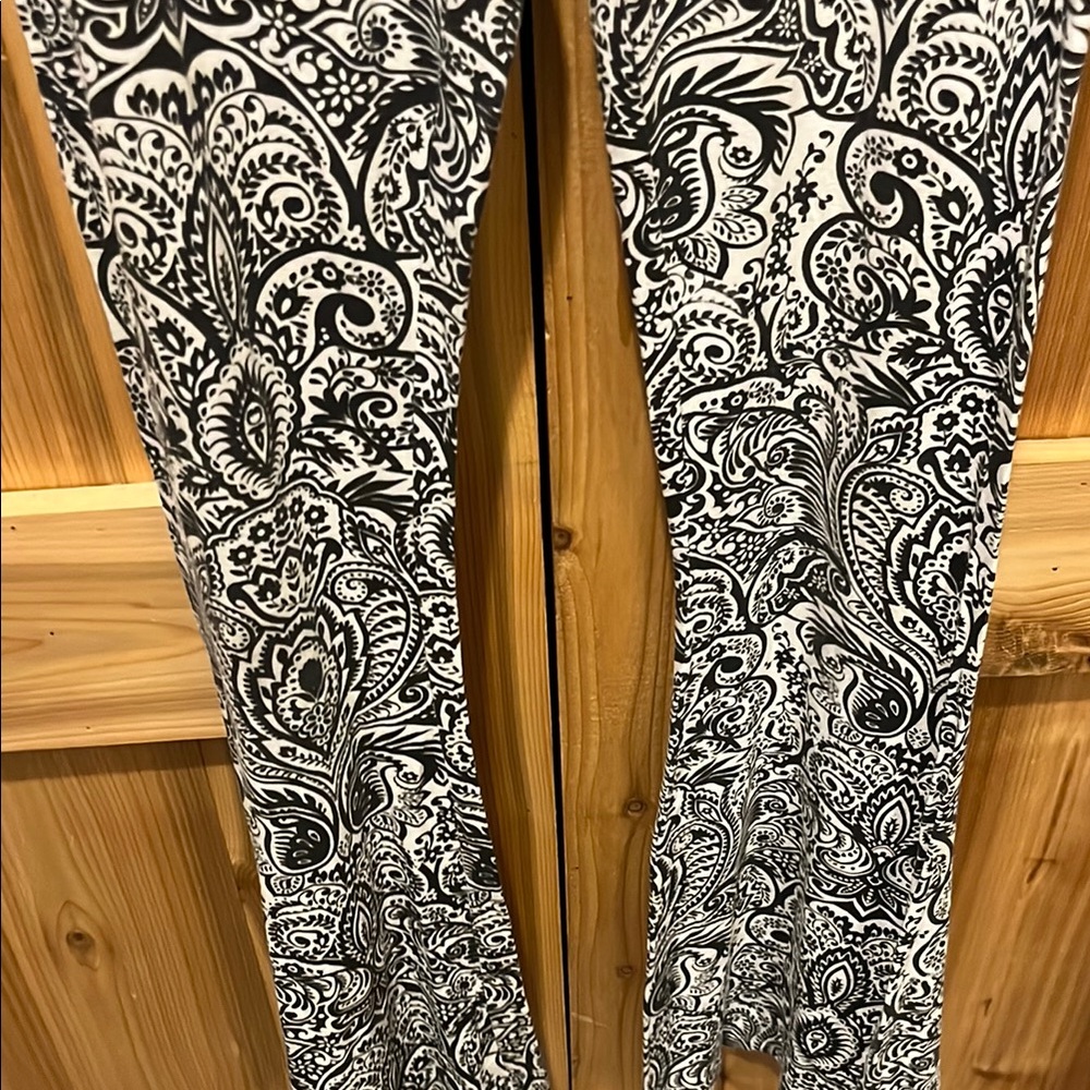 Rip Curl Black and White Paisley Flare Legging Pants - Picture 6 of 11
